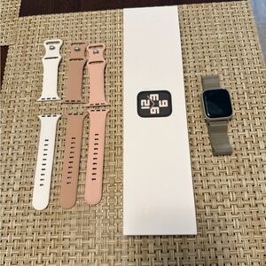 Apple Watch SE (2nd Gen) 40mm Starlight Aluminum GPS, Gold Milanese Loop band